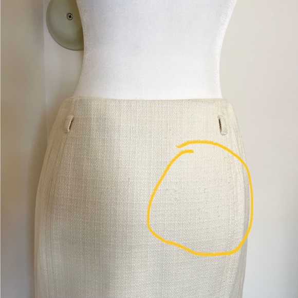 Classic Burberry wool blend knit pencil skirt! - Picture 14 of 15